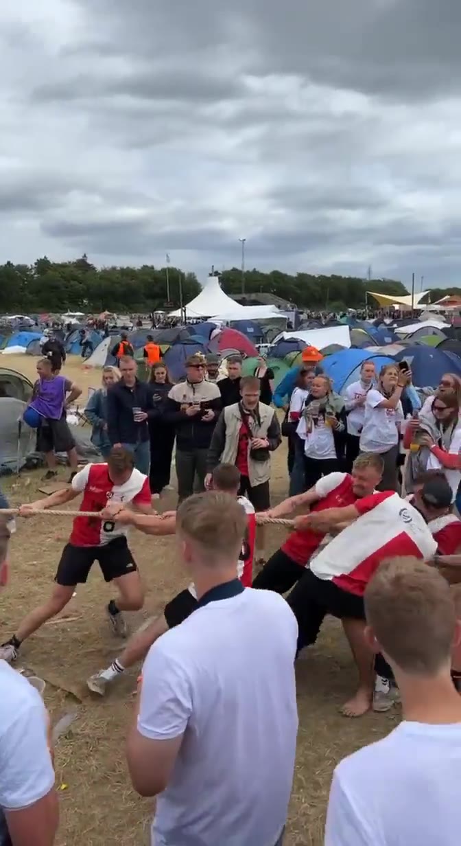 Tovtrækning ved Camp Kaos på Roskilde Festival